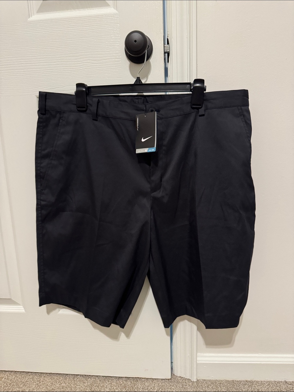 NWT - Nike Black Flat-Front Men's Golf Shorts
